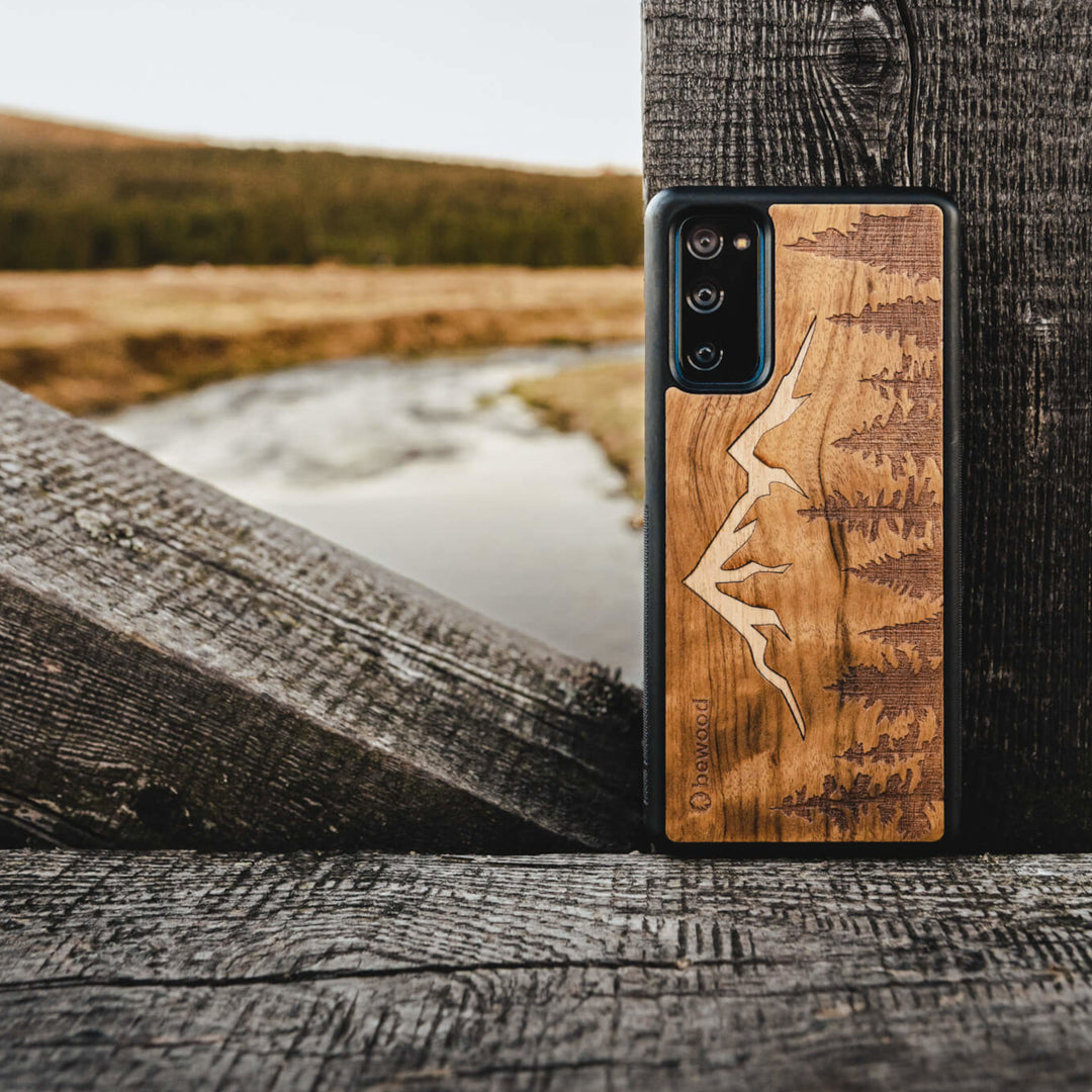DREWNIANE ETUI IPHONE 12 PRO MAX GÓRY IMBUIA WYSOKIEJ JAKOŚCI