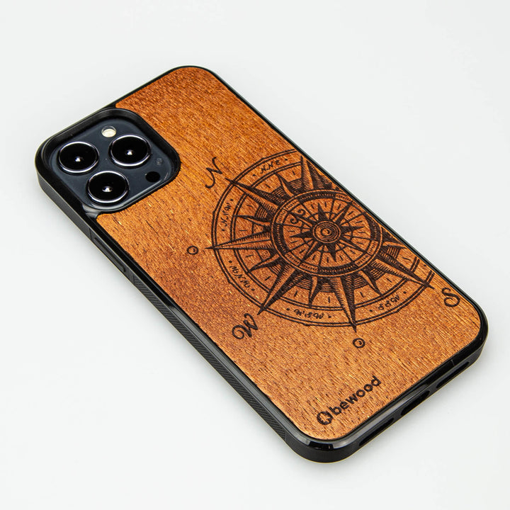 DREWNIANE ETUI IPHONE 13 PRO MAX TRAVELER MERBAU WYSOKIEJ JAKOŚCI